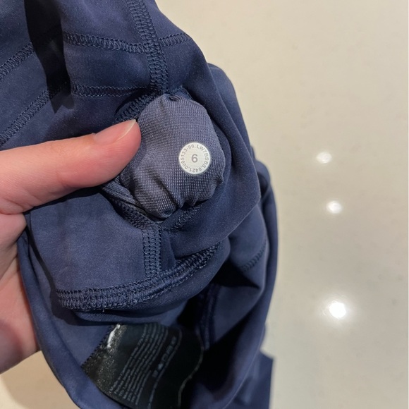 Lululemon Wunder Train High-Rise Short 8" in Diamond Dye Shade Naval Blue Size 6 - Picture 9 of 9